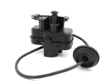 Super-B Depo Kapak Açma Motoru [3T0810773]